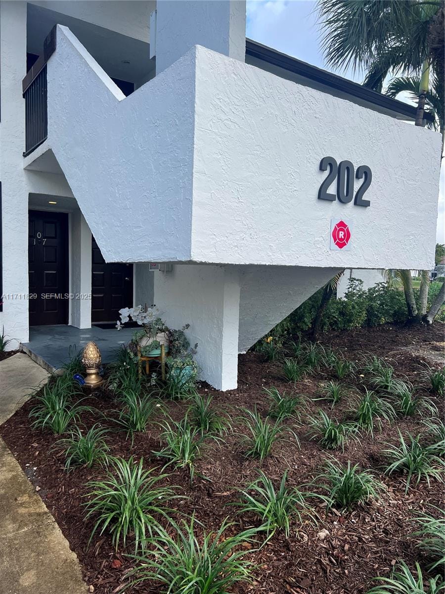 202 Lake Pointe Drive 107, Oakland Park, FL 33309 photo 4