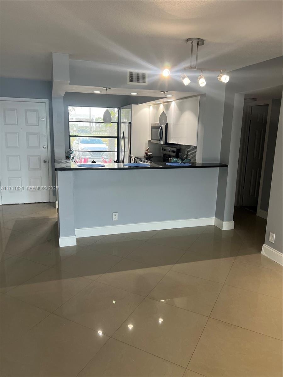 202 Lake Pointe Drive 107, Oakland Park, FL 33309 photo 7