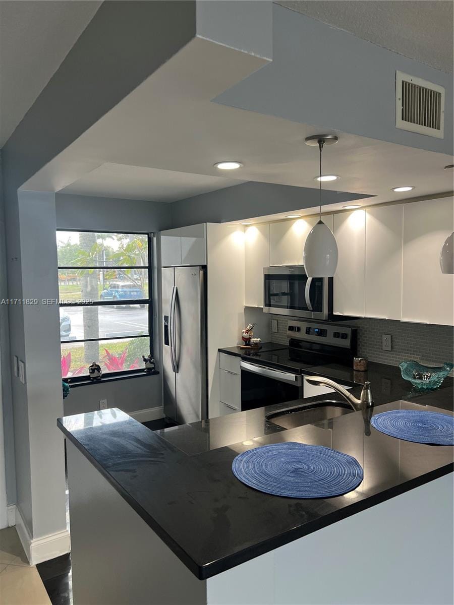202 Lake Pointe Drive 107, Oakland Park, FL 33309