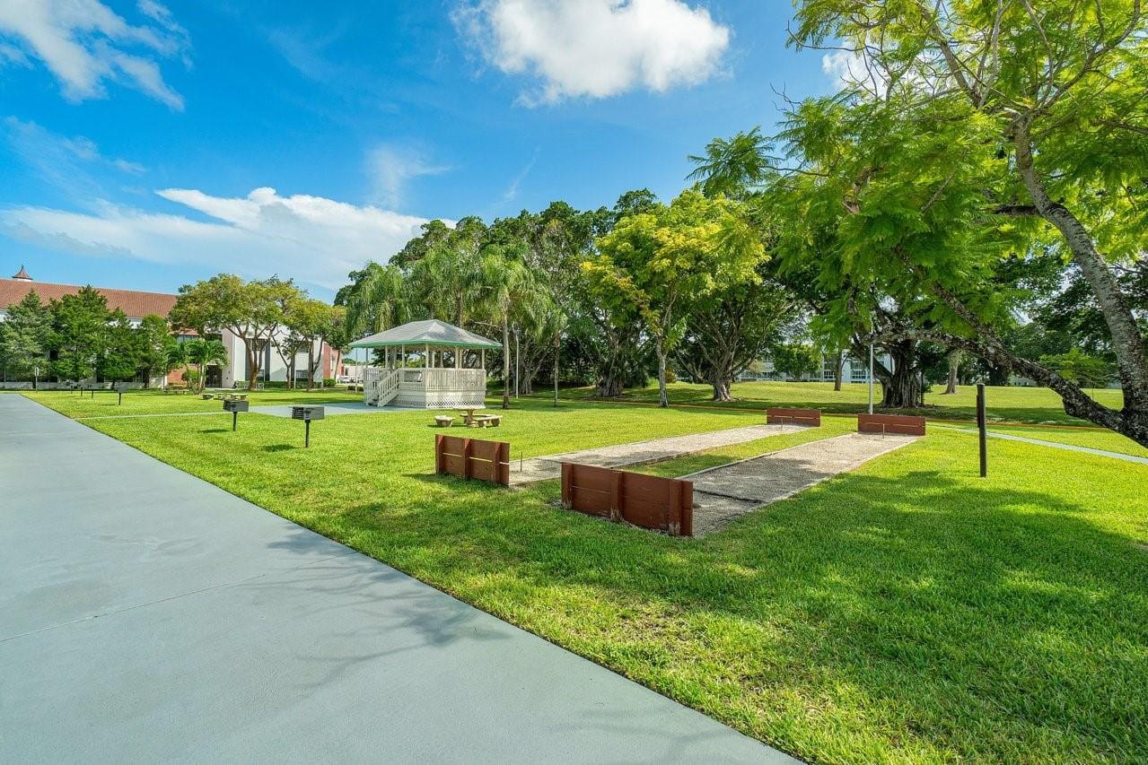 1084 Harwood F 1084, Deerfield Beach, FL 33442 photo 18
