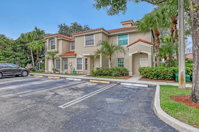 971 Summit Lake Drive, sold in Summit Lake, West Palm Beach, FL