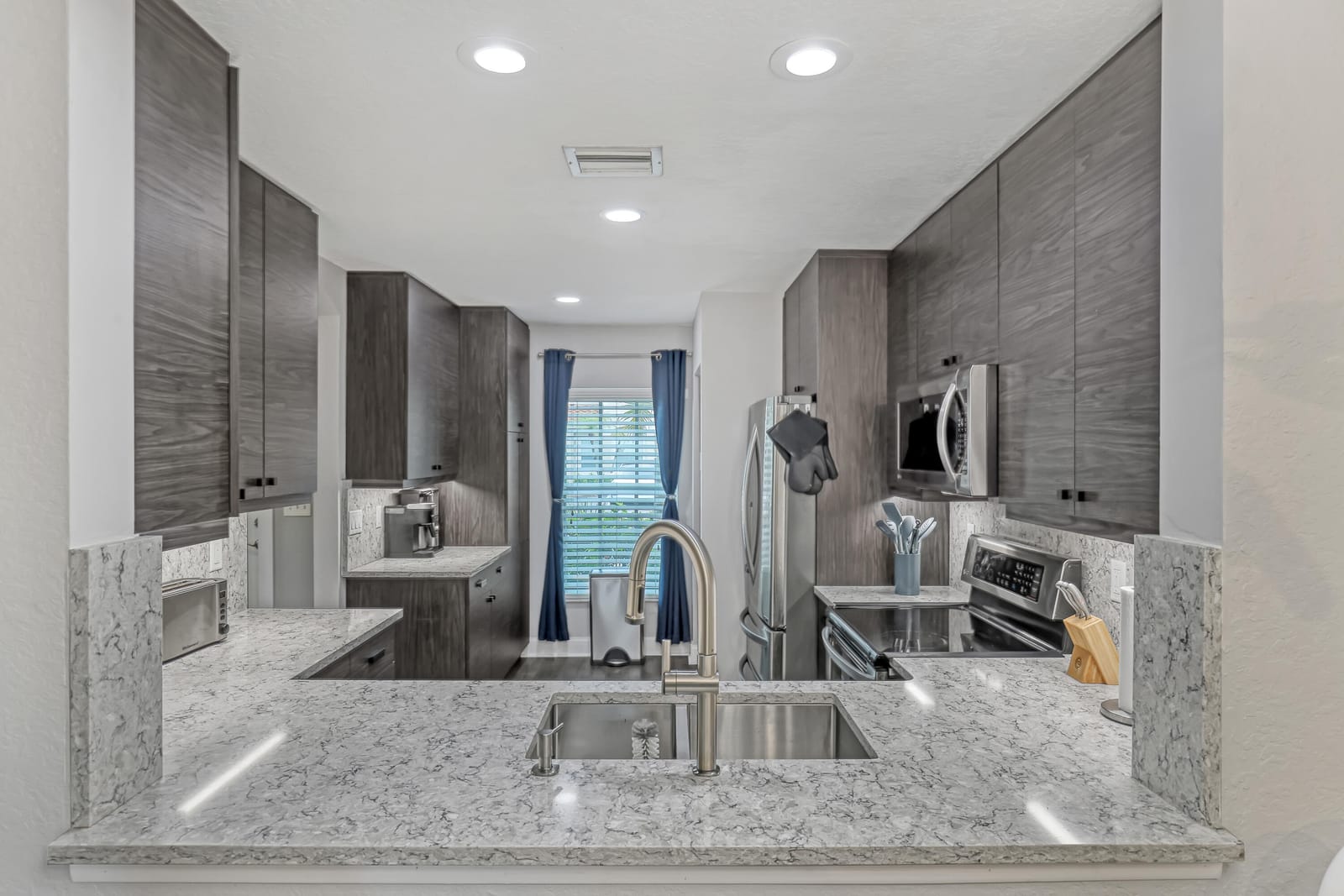 971 Summit Lake Drive, West Palm Beach, FL 33406 photo 11