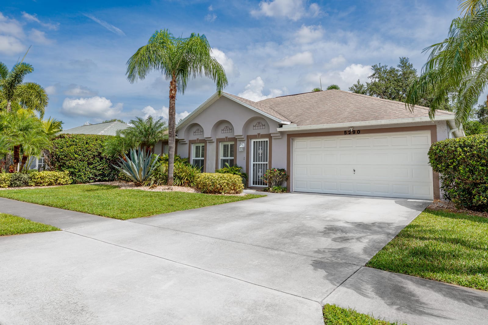 5290 Compass Pointe Circle — photo 3