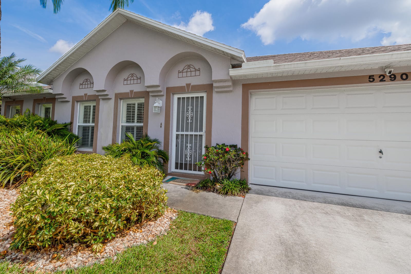 5290 Compass Pointe Circle — photo 4