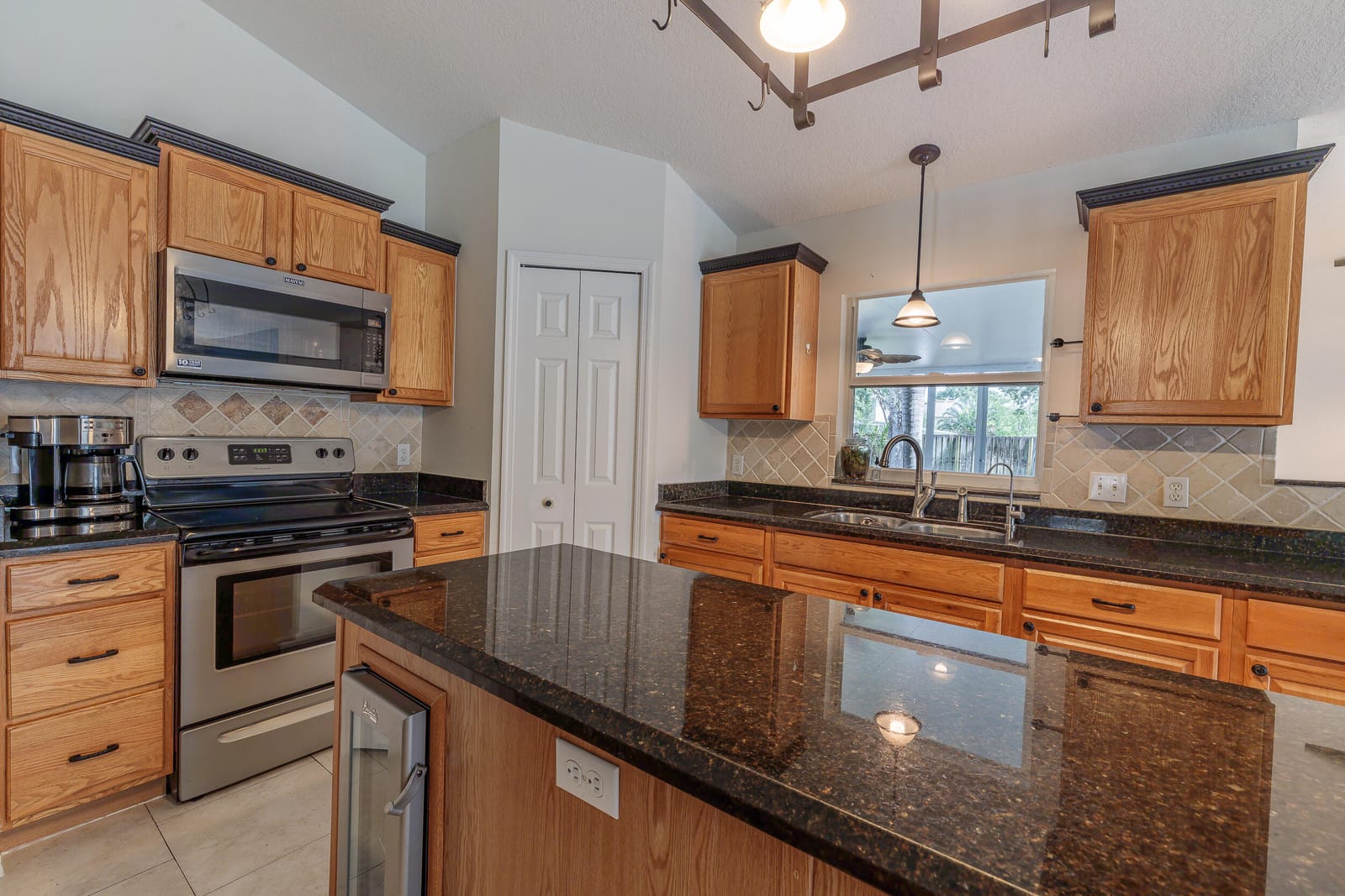 5290 Compass Pointe Circle — photo 9