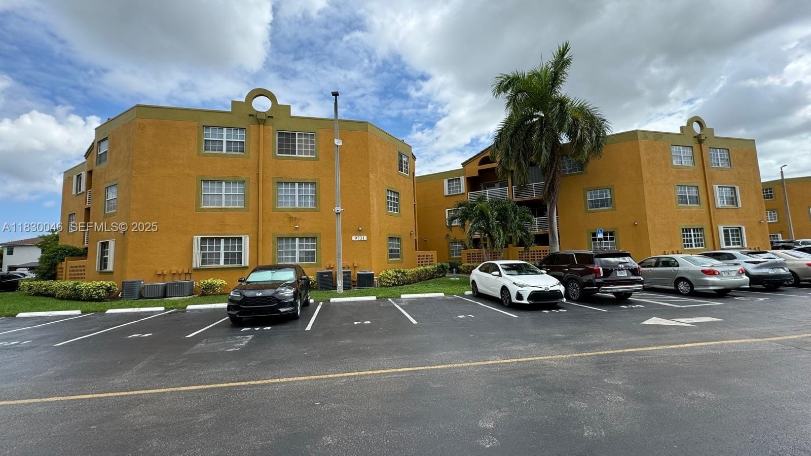 9731 Fontainebleau Boulevard F209, Miami, FL 33172