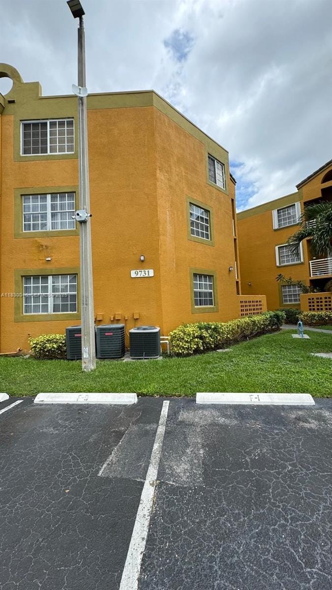 9731 Fontainebleau Boulevard F209, Miami, FL 33172 photo 2
