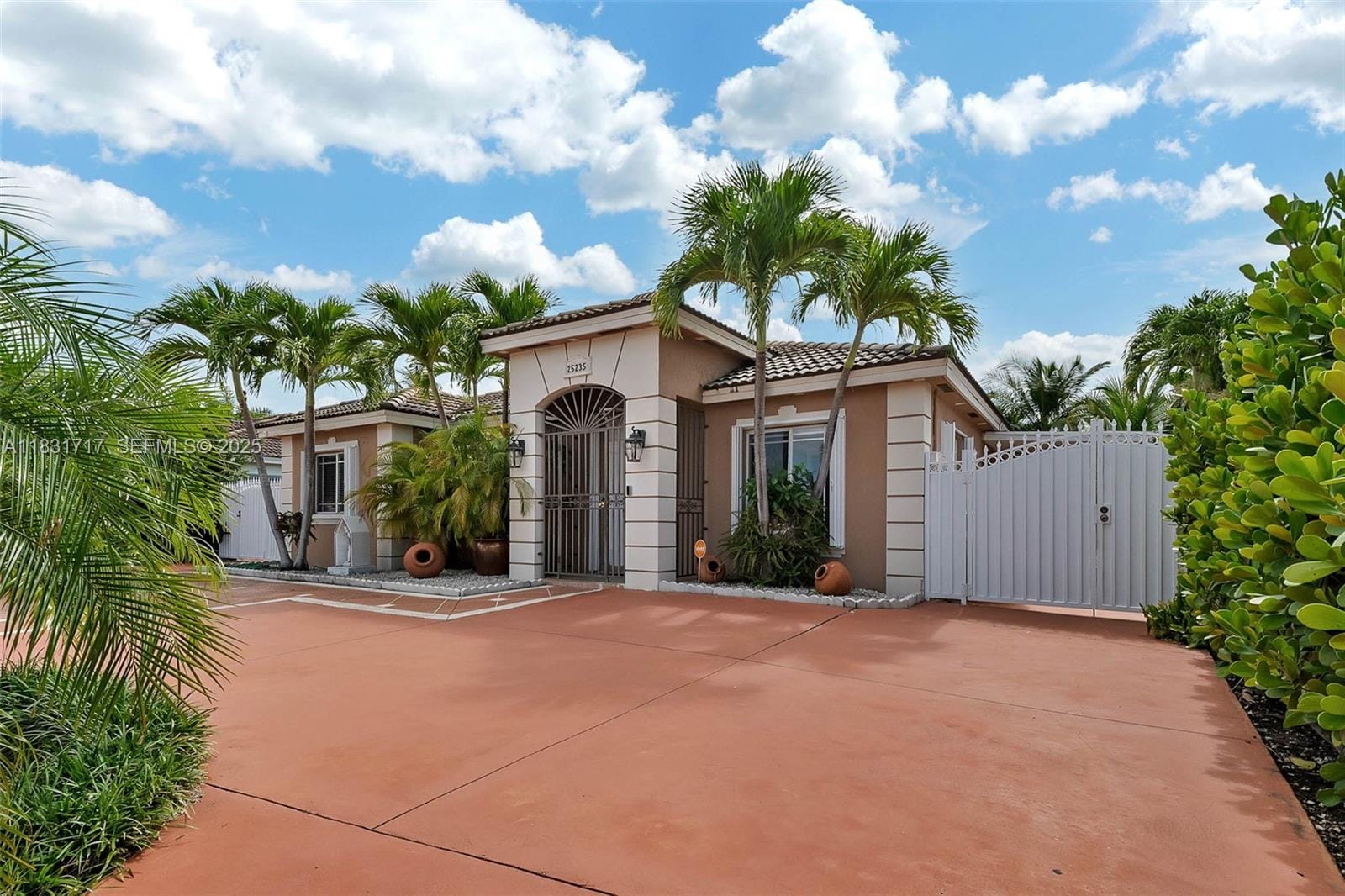 3 bedroom home for sale at 25235 133rd, Homestead, FL 33032 — $550,000