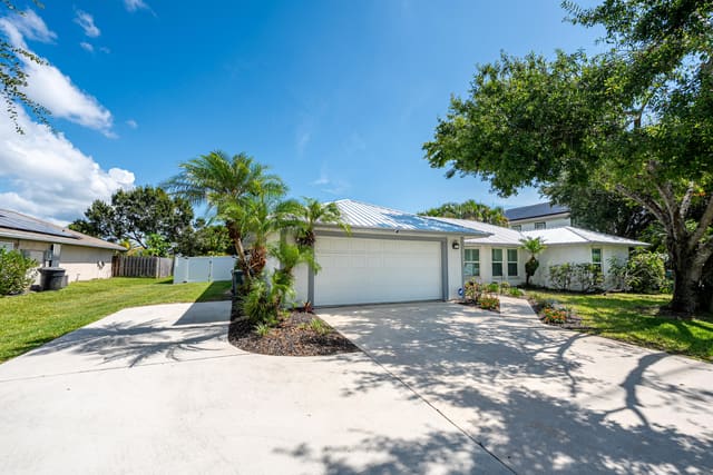 1004 W Weatherbee Road, sold in Park Trail Acres, Fort Pierce, FL