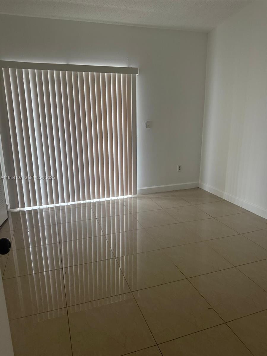 2225 W 53rd Place 2225, Hialeah, FL 33016 photo 4