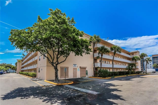 505 E Dania Beach Boulevard 4-3G, sold in Danians South Condo, Dania Beach, FL