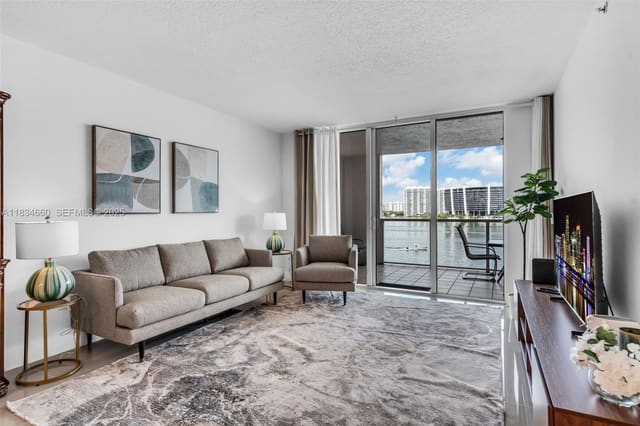 18100 N Bay Road 709, Sunny Isles Beach, FL 33160