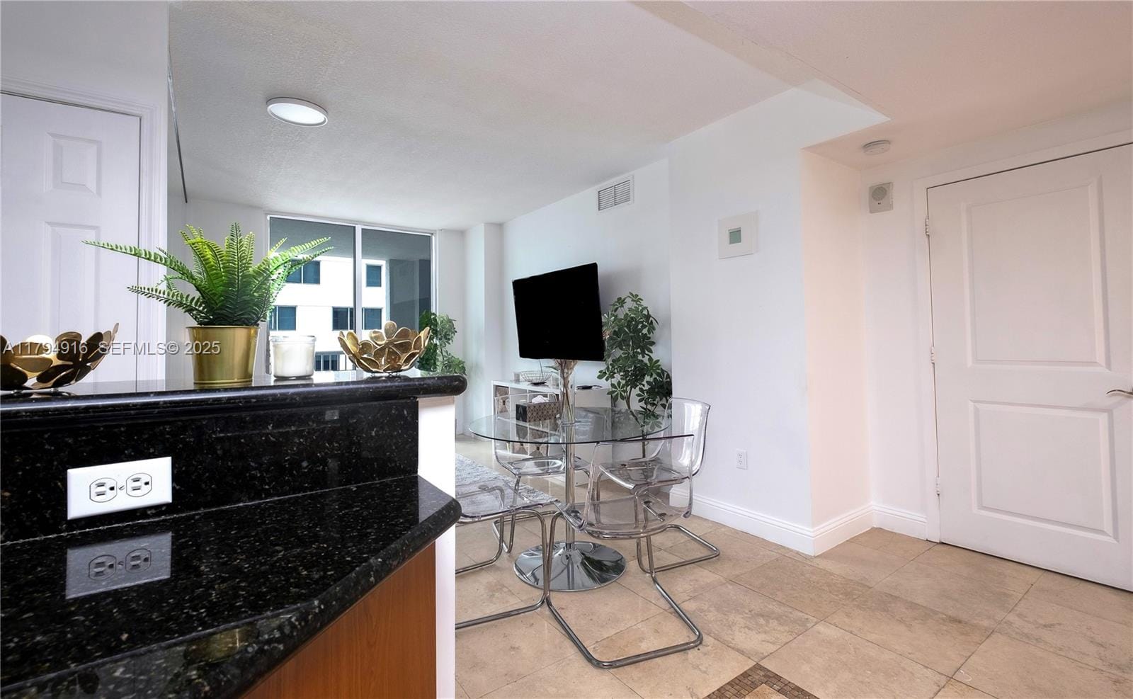 170 SE 14th Street 2708, Miami, FL 33131 photo 3