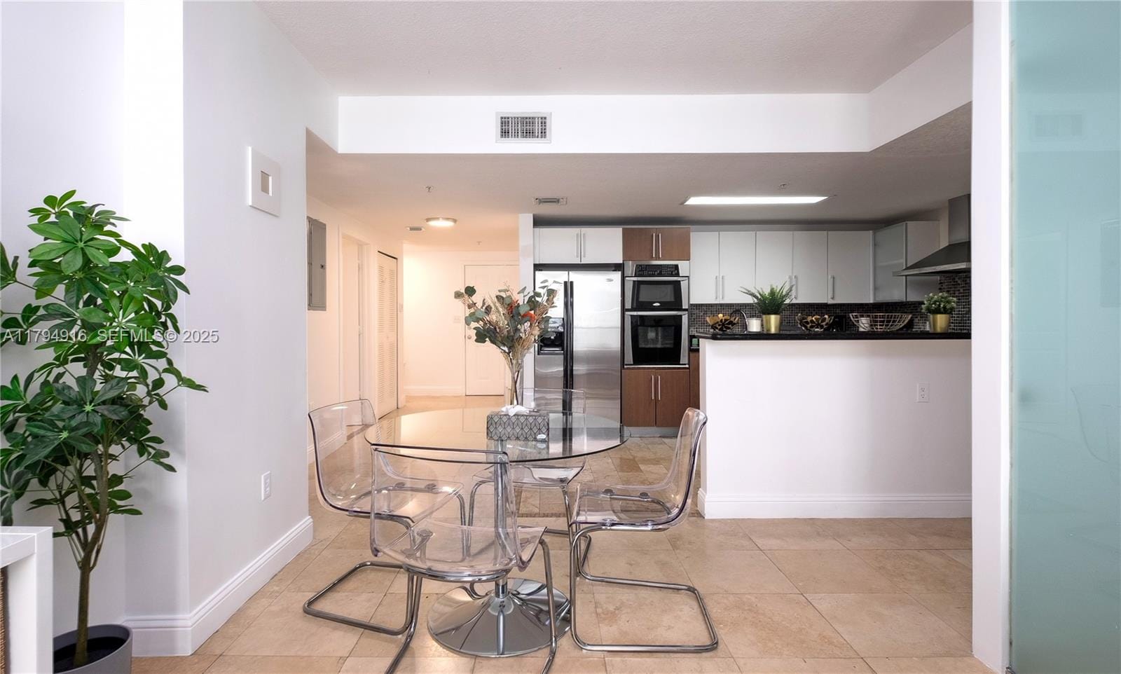 170 SE 14th Street 2708, Miami, FL 33131 photo 5