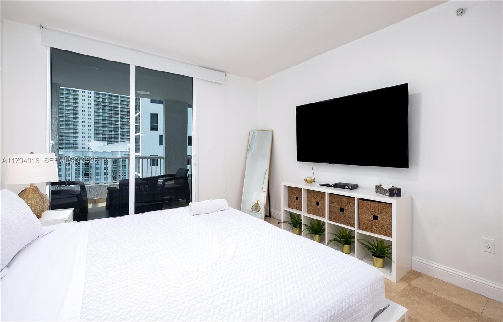 170 SE 14th Street 2708, Miami, FL 33131 photo 10