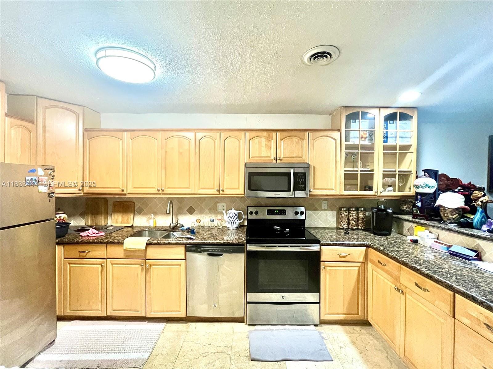 2841 NE 33rd Court 104 — photo 5