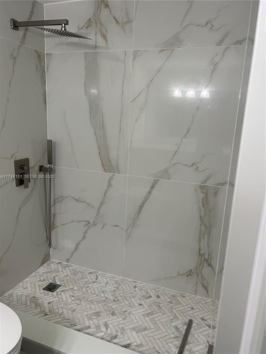 1530 NE 191st Street 124, Miami, FL 33179 photo 9
