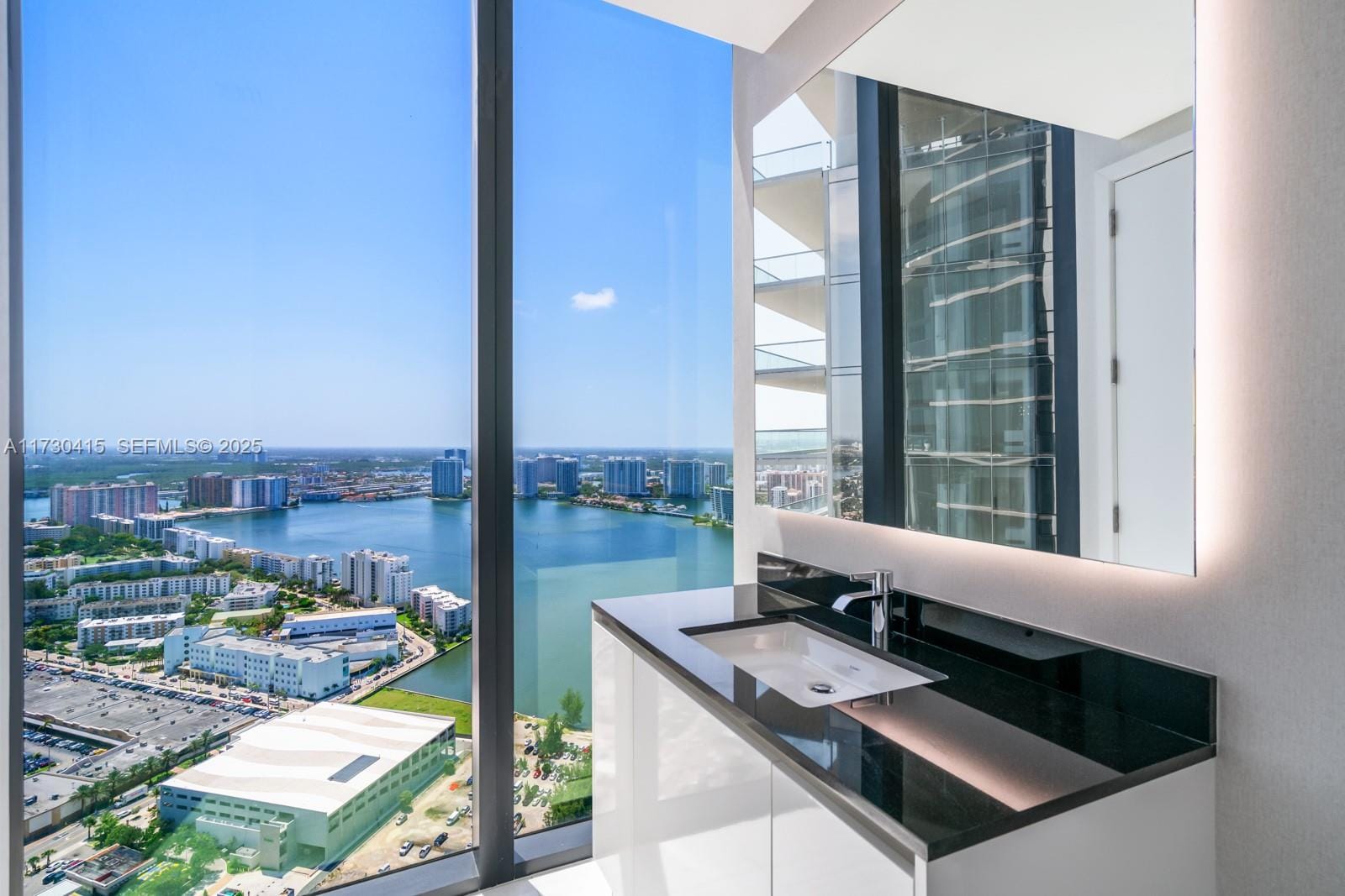 18555 Collins Avenue 4203, Sunny Isles Beach, FL 33160 photo 27