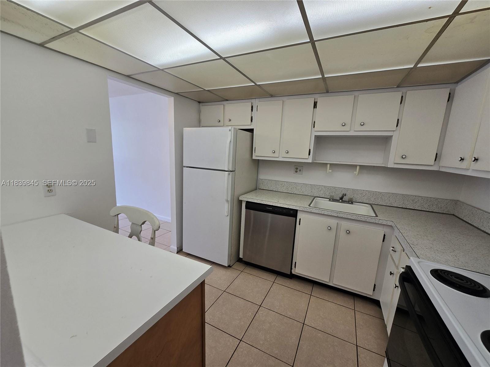 2731 Taft Street 102 — photo 3