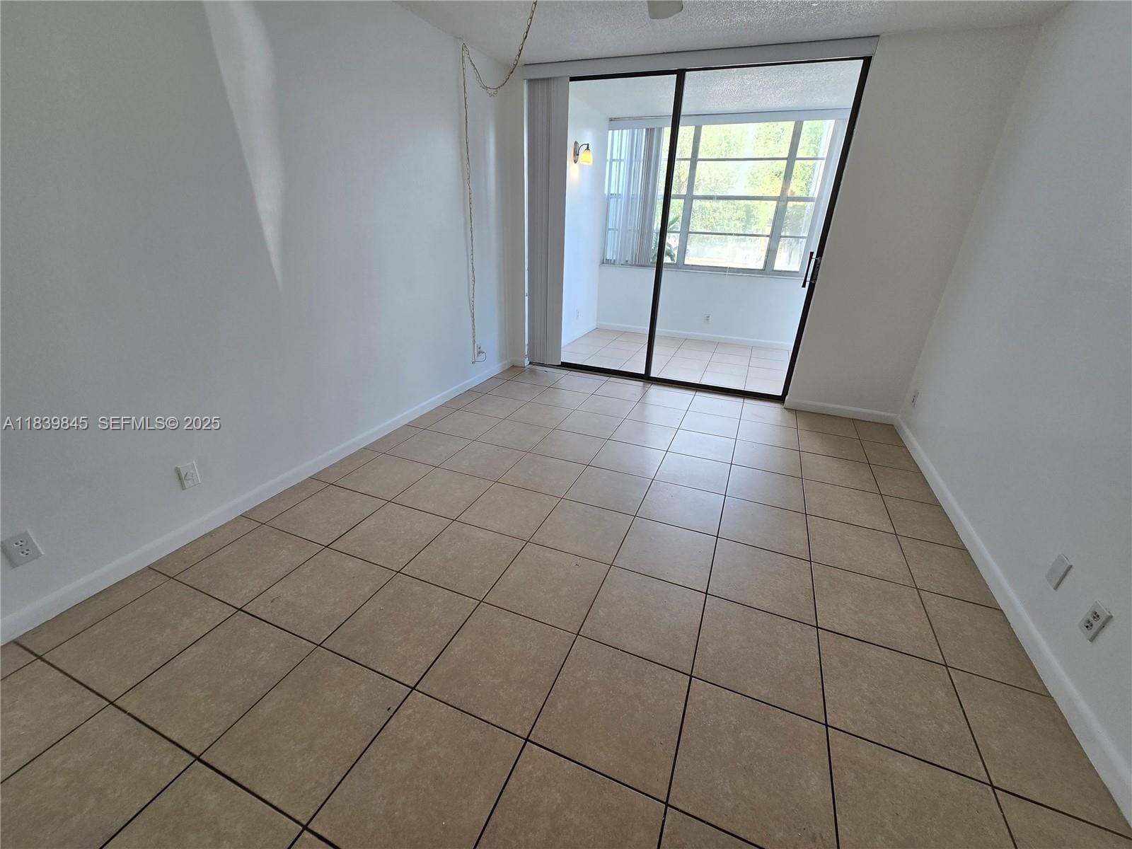 2731 Taft Street 102 — photo 6