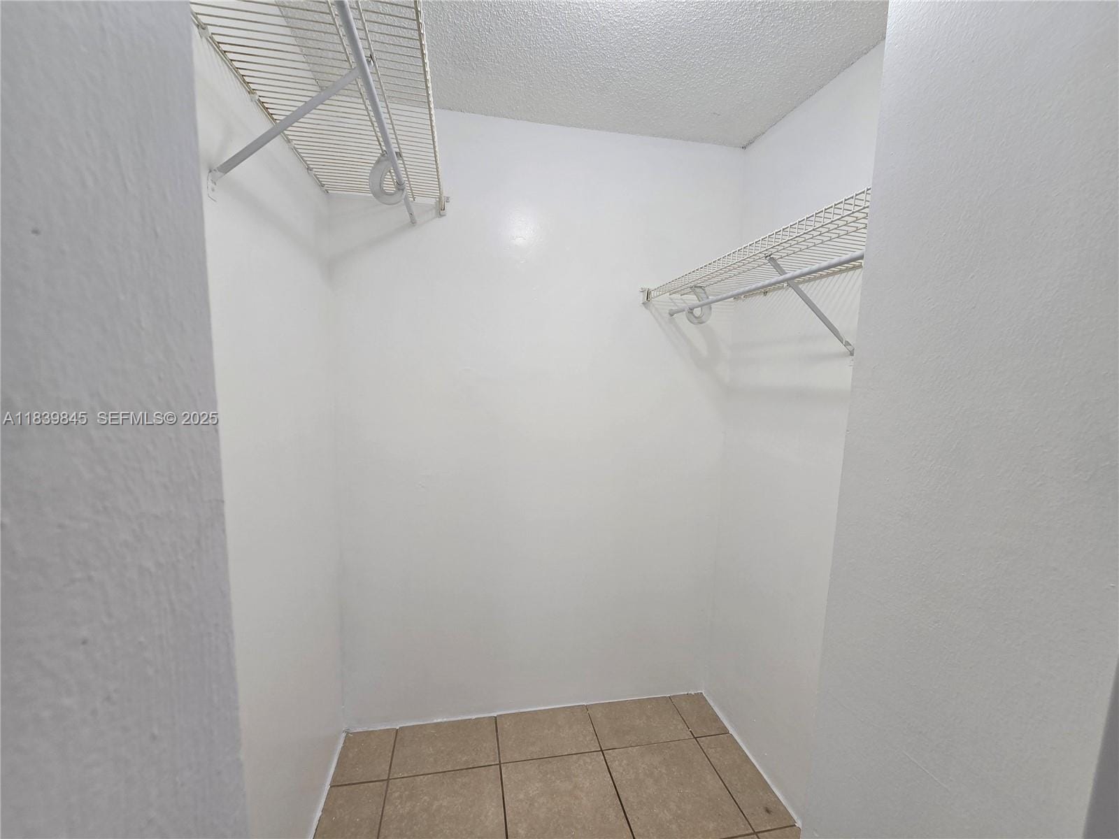 2731 Taft Street 102 — photo 8