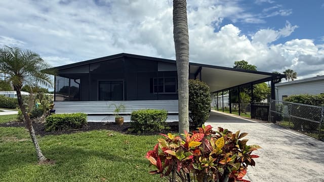 7056 SE Amendment Street, Hobe Sound, FL 33455