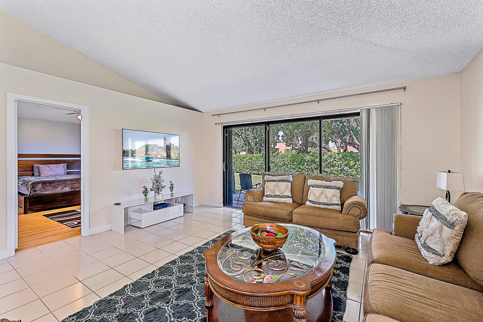 114 Club Drive — photo 3