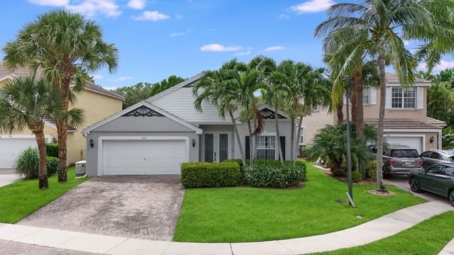 212 Kensington Way, sold in Anthony Groves Ph 2, Royal Palm Beach, FL