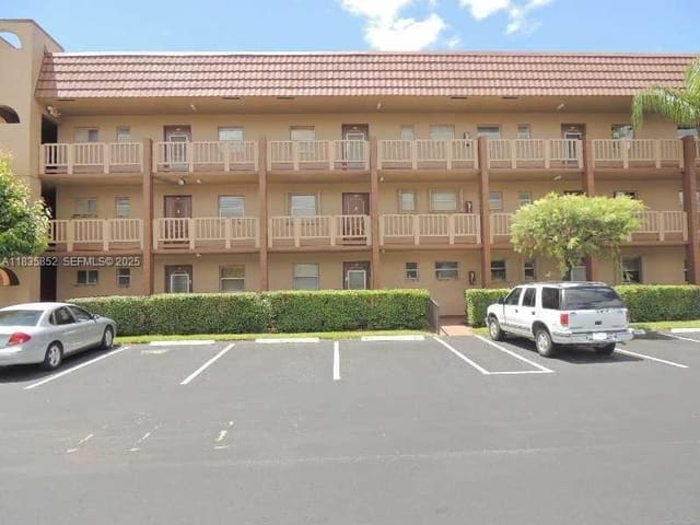9800 Sunrise Lakes Boulevard 309, Sunrise Lakes Phase Iii, Sunrise, FL