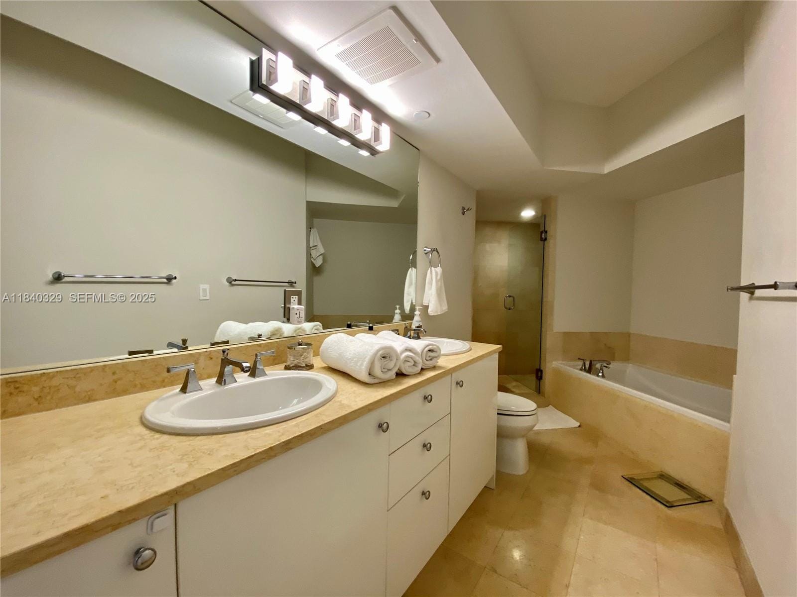 19900 E Country Club Drive 1220, Aventura, FL 33180 photo 14