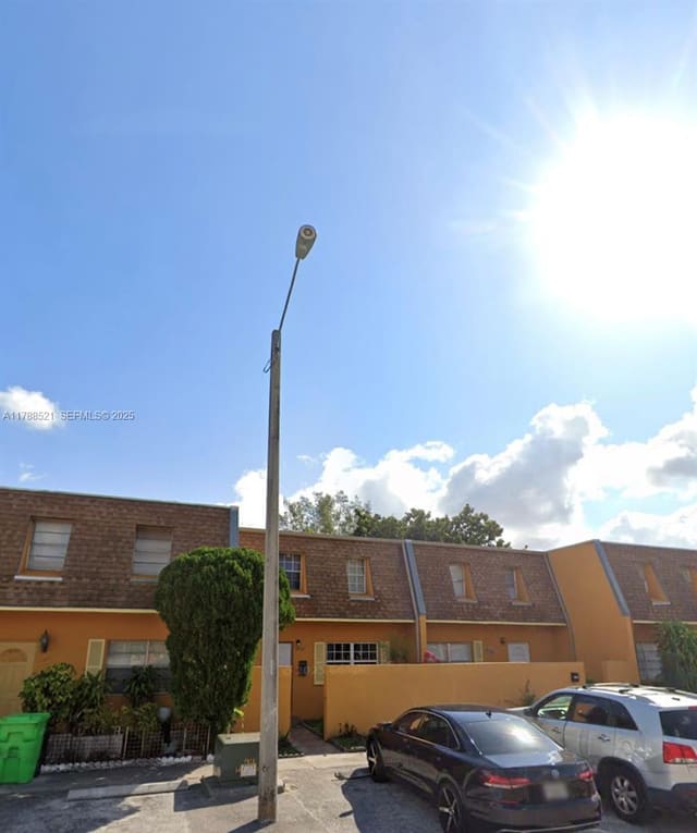 2652 NW 60th Way 175, sold in Sunrise Towne Preferred, Sunrise, FL