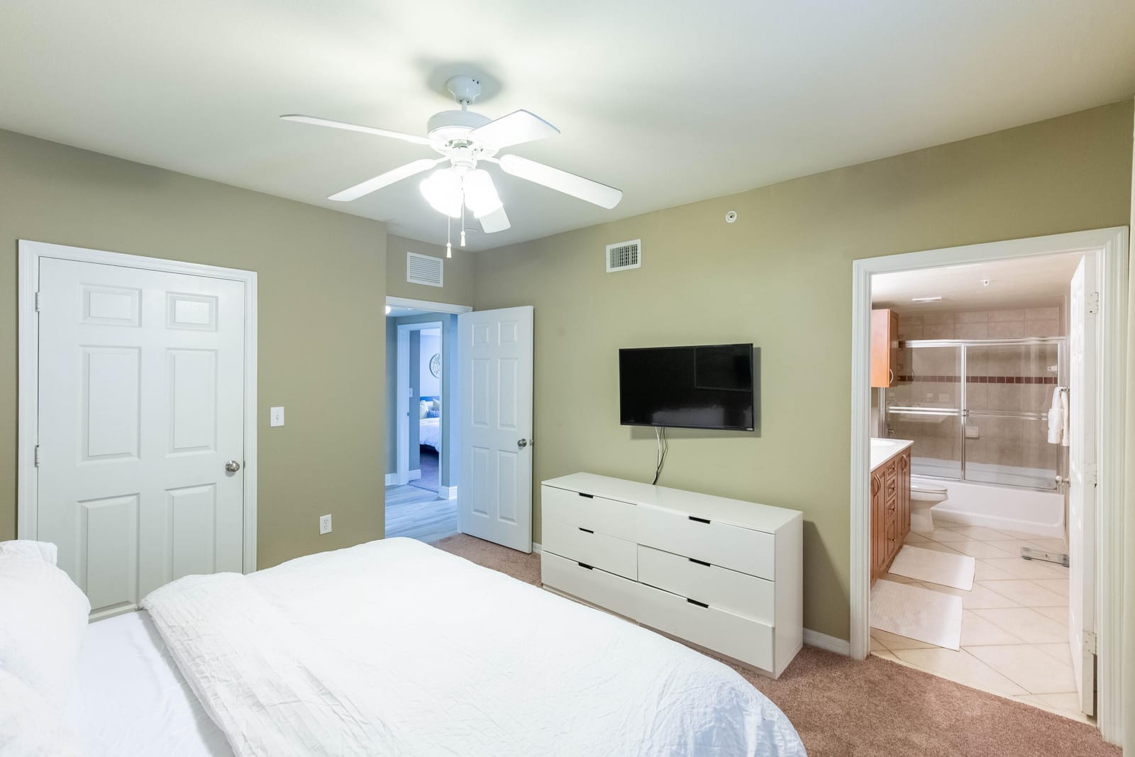6559 Emerald Dunes Drive 201, West Palm Beach, FL 33411 photo 10