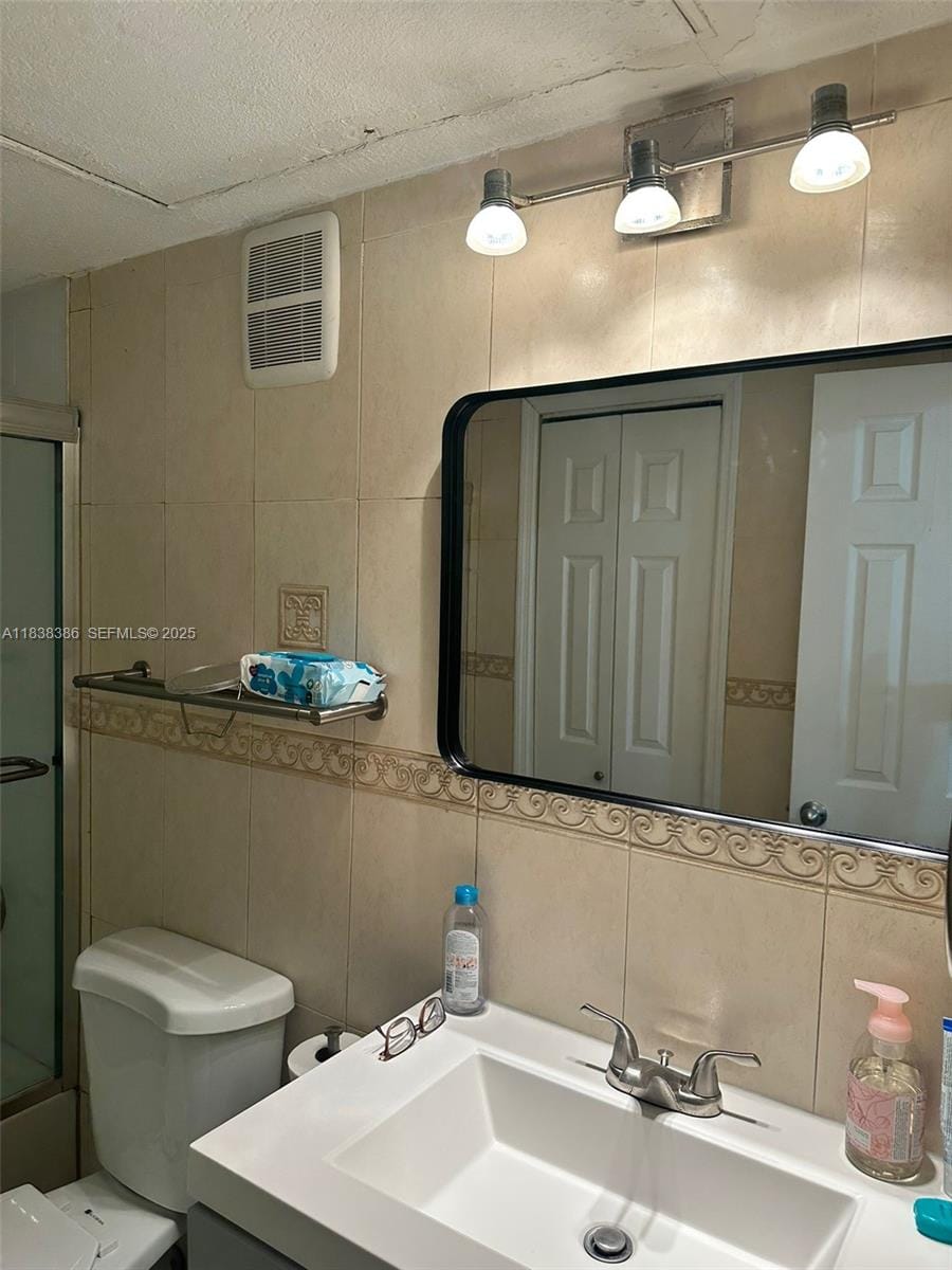 17455 NW 67th Court D-17, Hialeah, FL 33015 photo 8