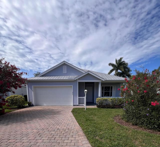 452 NE Canoe Park Circle, Port St. Lucie, FL 34983