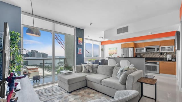 244 Biscayne Boulevard 1508, Miami, FL 33132