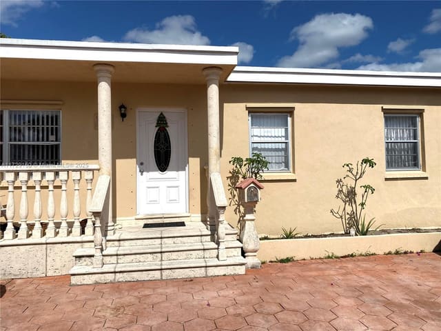 71 W 42nd Street, sold in Robins Heights, Hialeah, FL