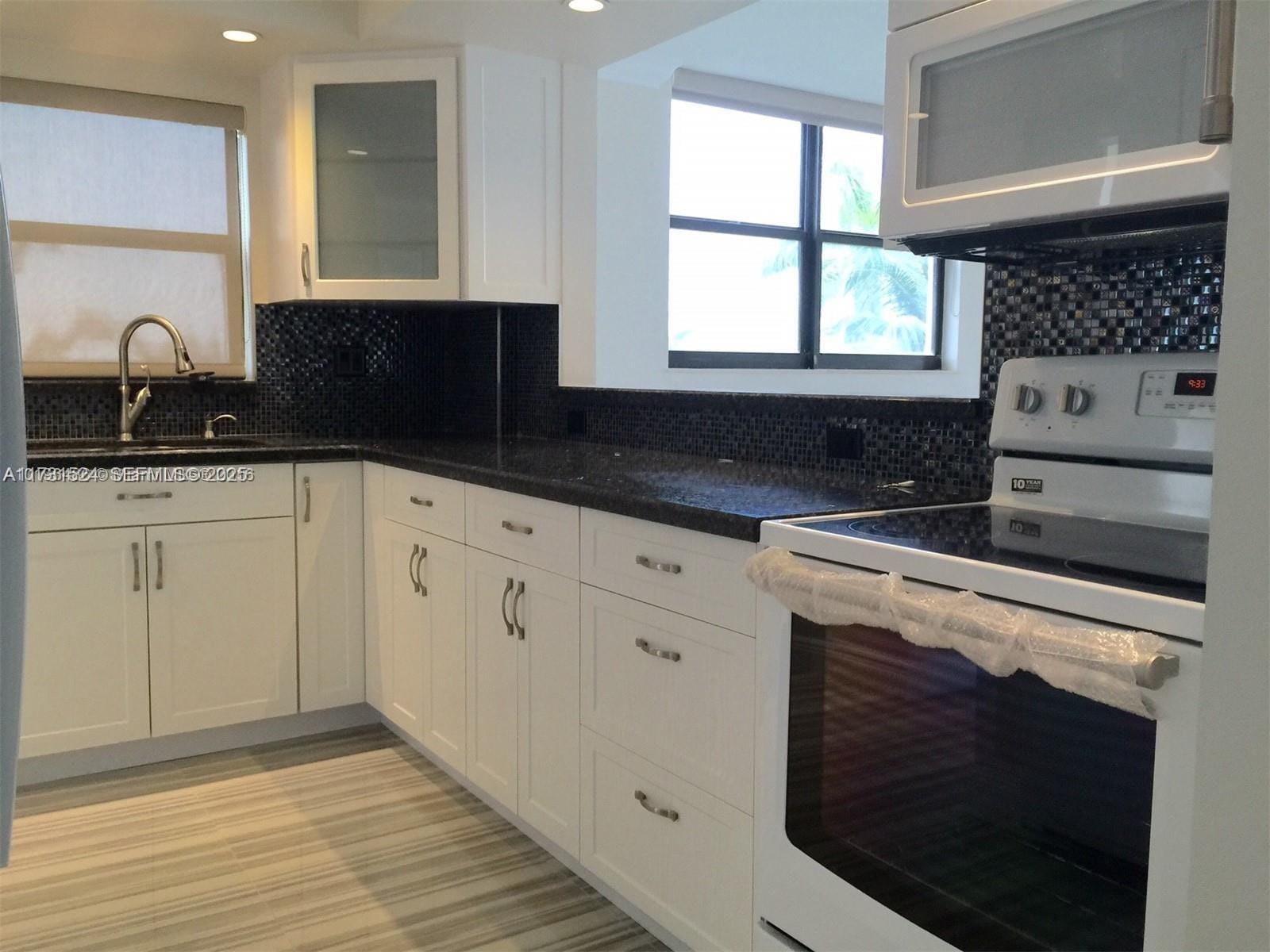 17878 N Bay Road 201 — photo 8