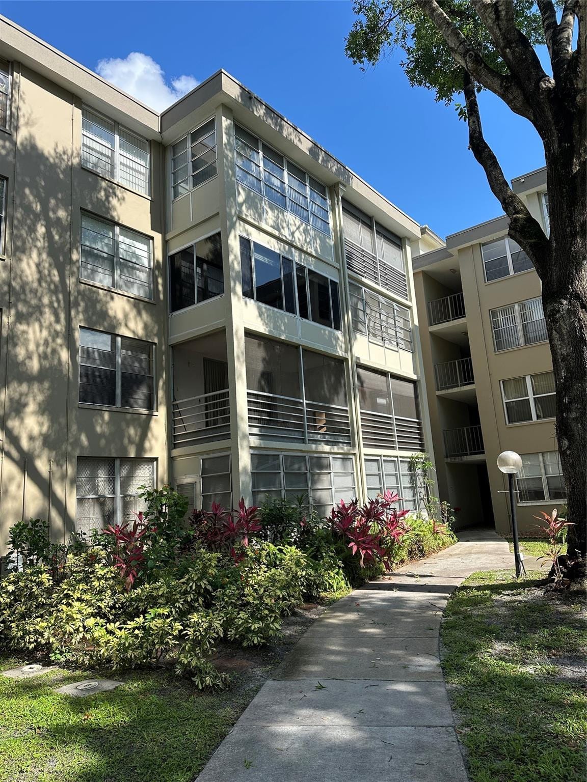 2998 NW 48th Terrace 327, Lauderdale Lakes, FL 33313 photo 17