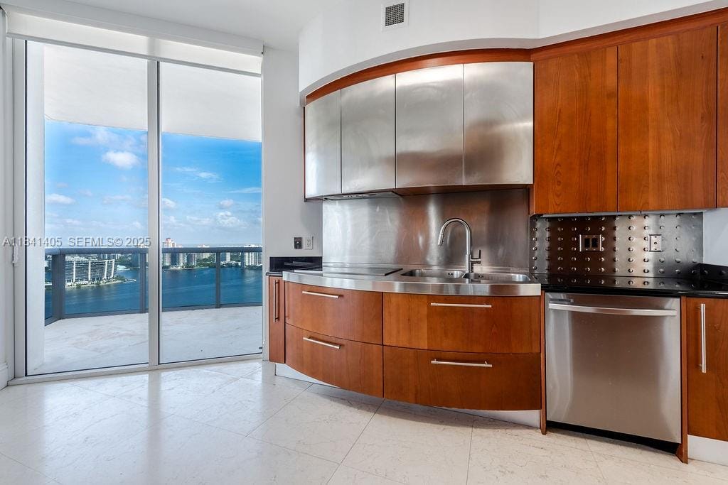 18101 Collins Avenue 4601, Sunny Isles Beach, FL 33160 photo 3