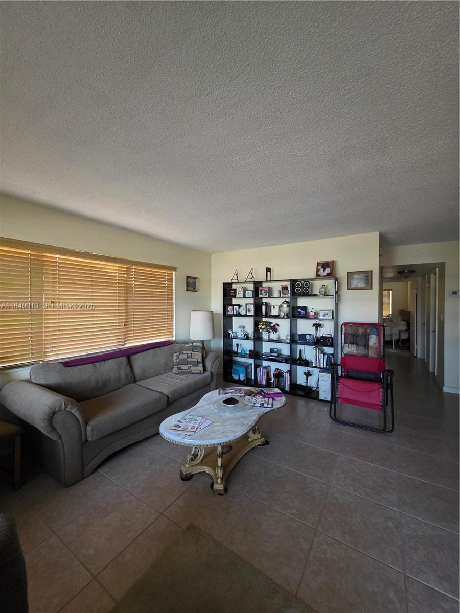 135 NE 202nd Terrace N25, Miami Gardens, FL 33179 photo 2