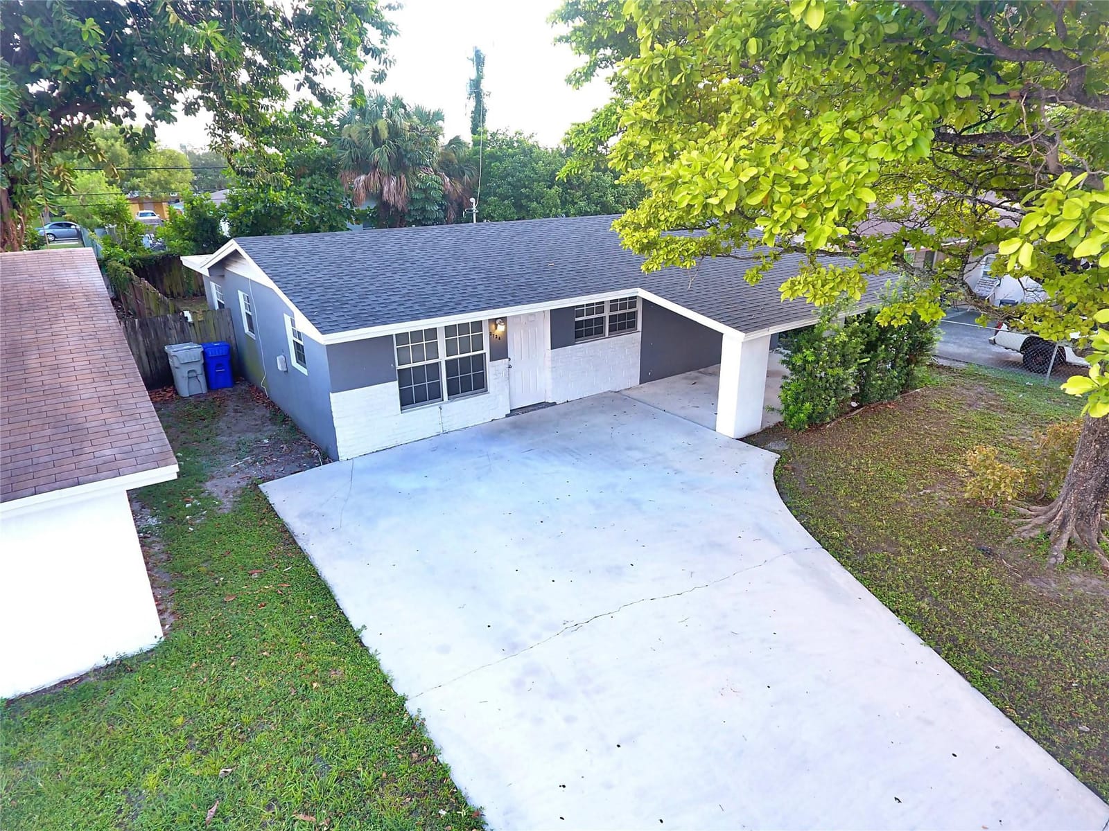 2724 NW 2nd Street, Pompano Beach, FL 33069