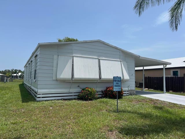21 Arboles Del Norte, sold in Spanish Lakes Country Club, Fort Pierce, FL
