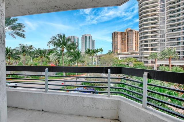 19101 NE 36th Court 307, Aventura, FL 33180