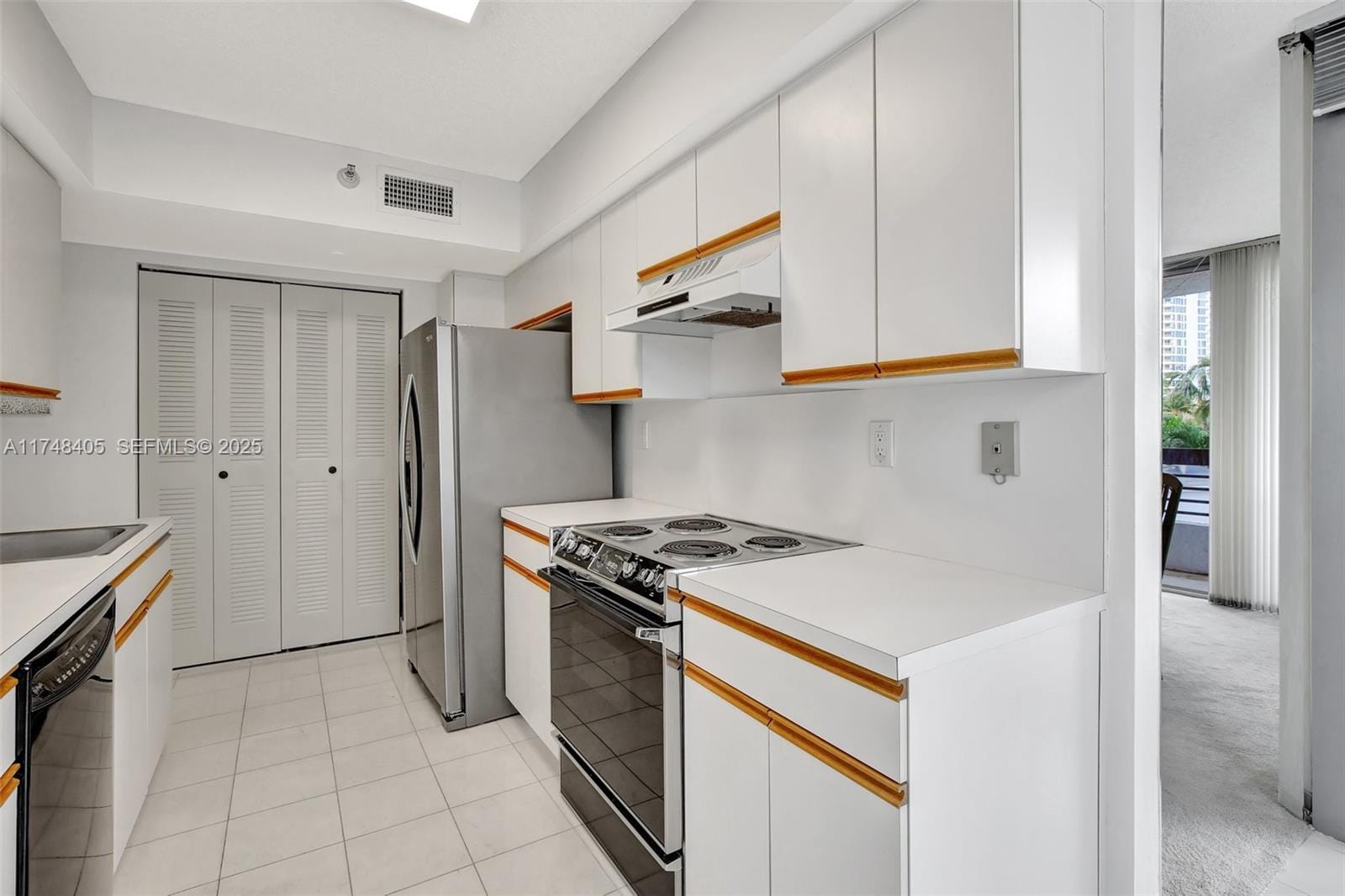 19101 NE 36th Court 307, Aventura, FL 33180 photo 11