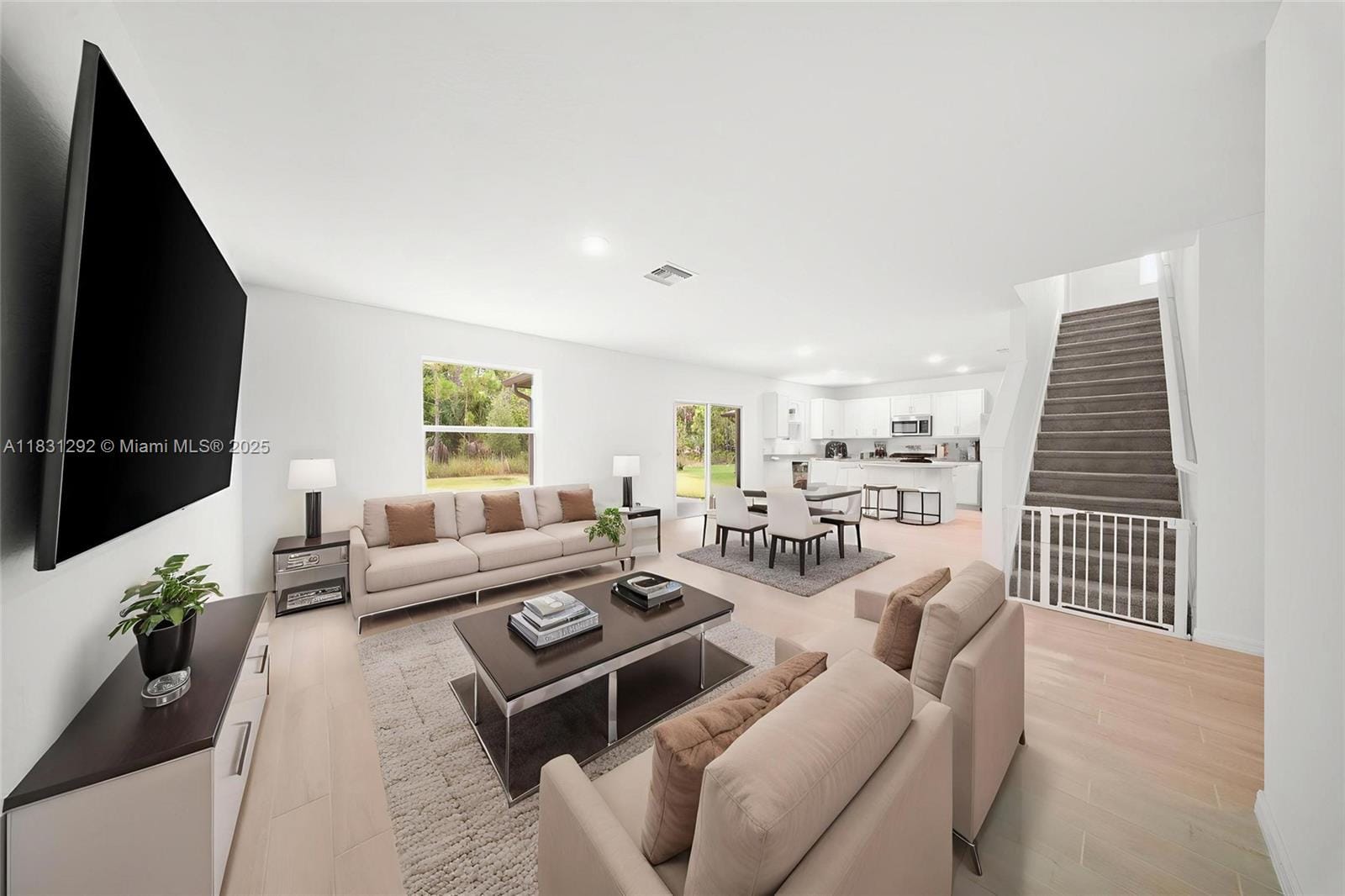 5005 Armina Place — photo 3
