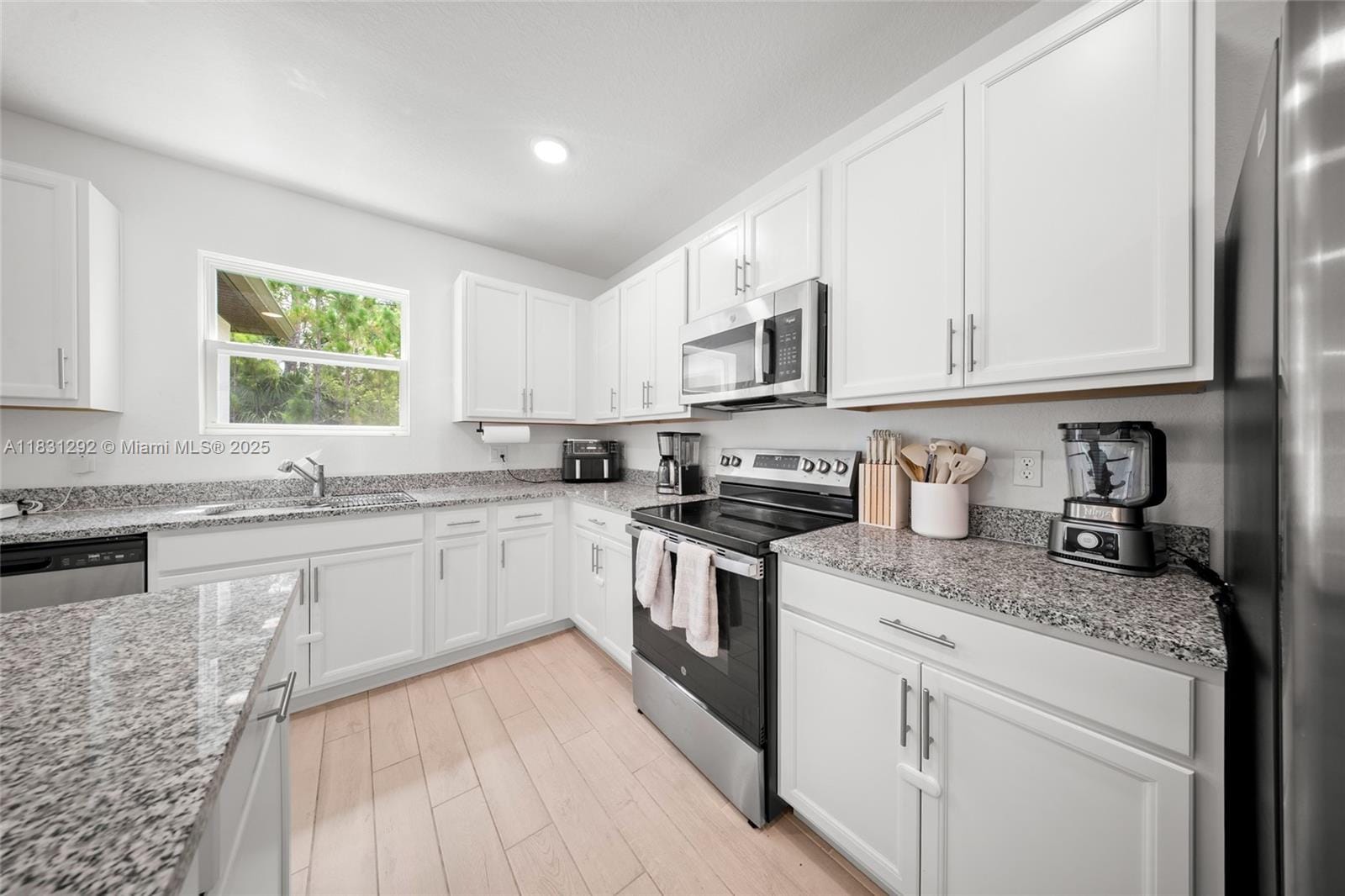 5005 Armina Place — photo 7