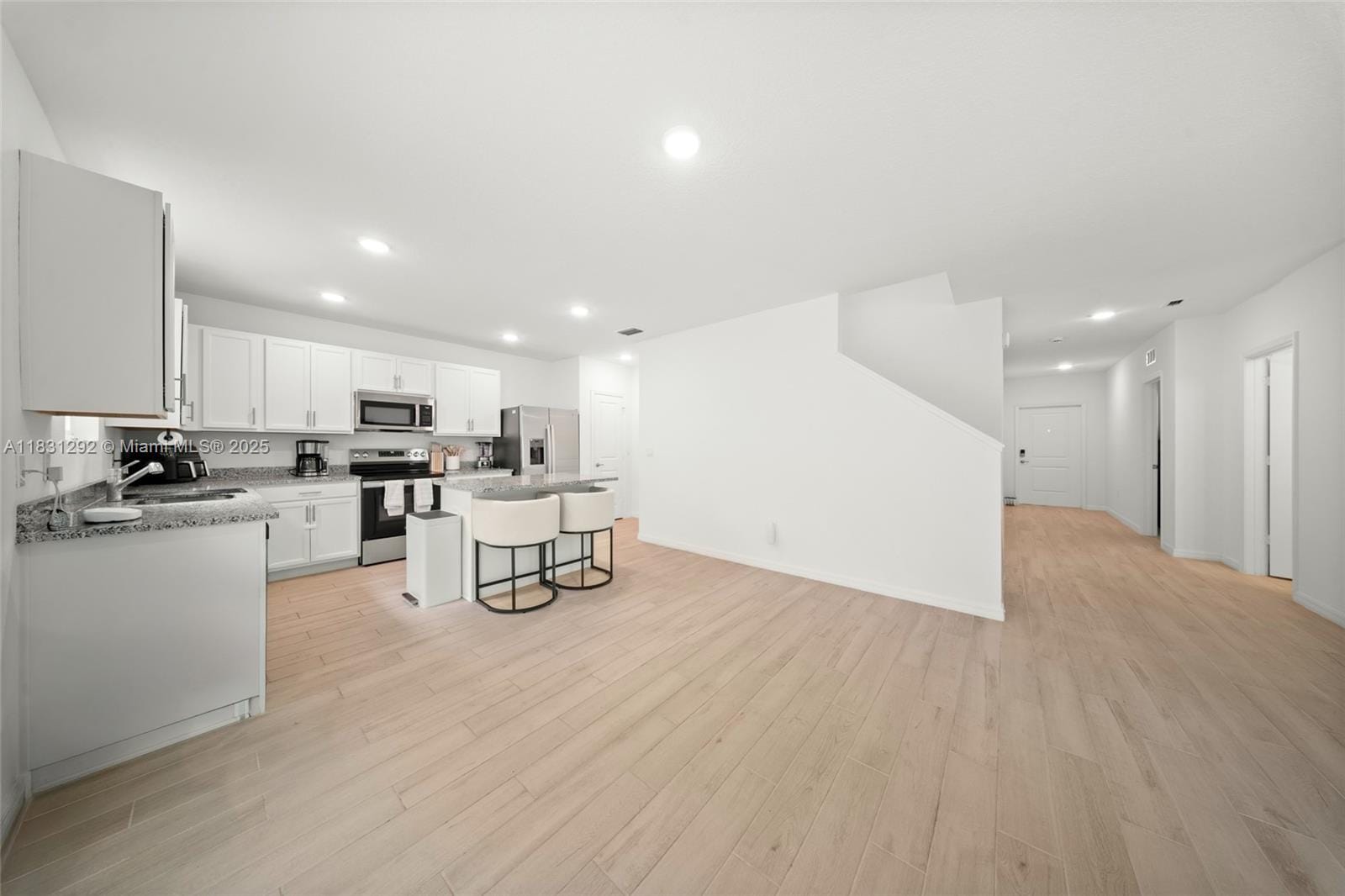 5005 Armina Place — photo 10
