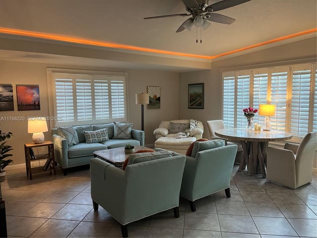 1040 NE 16th Avenue, Fort Lauderdale, FL 33304