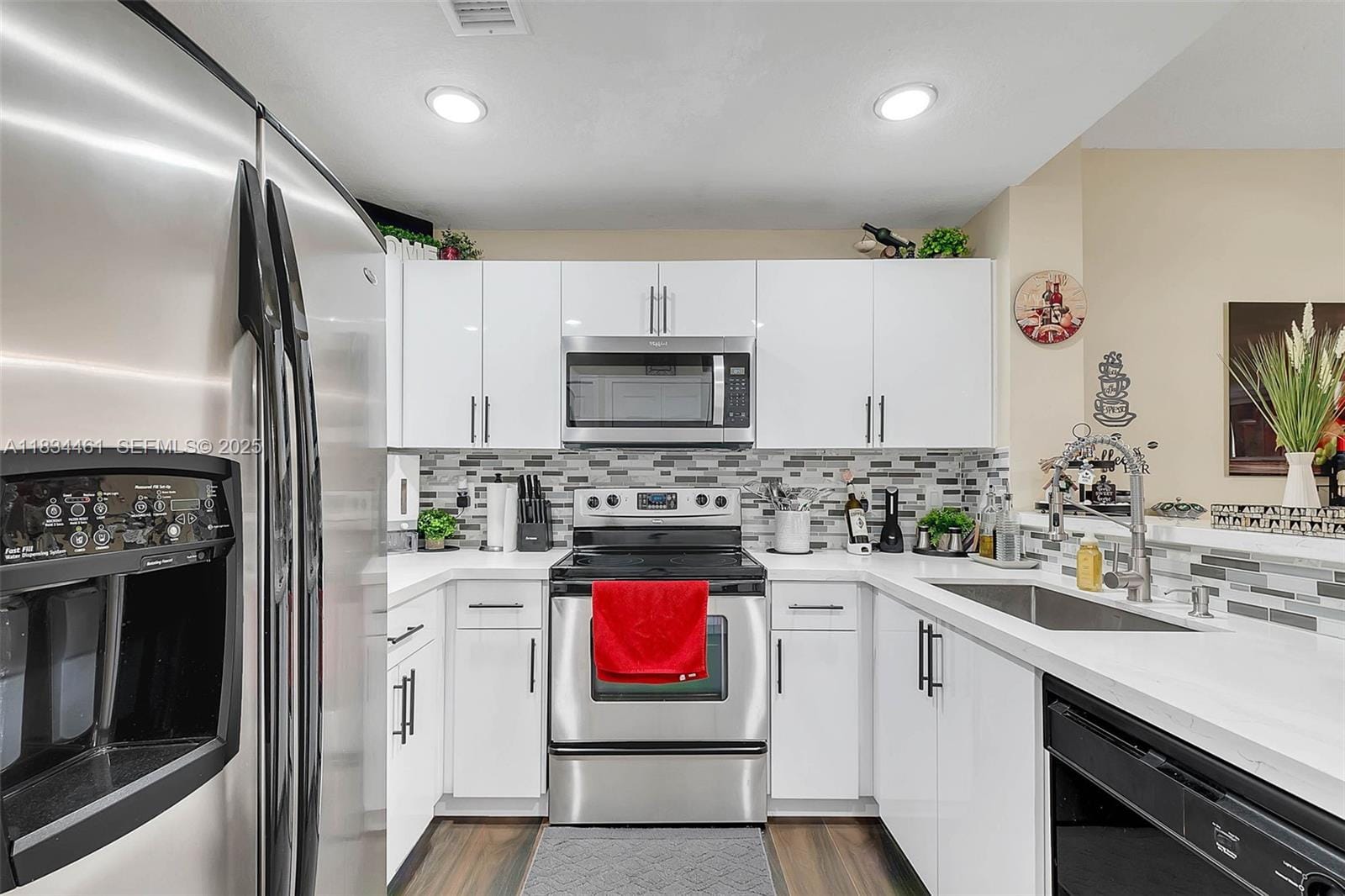 8511 NW 141st Terrace 402, Miami Lakes, FL 33016 photo 10