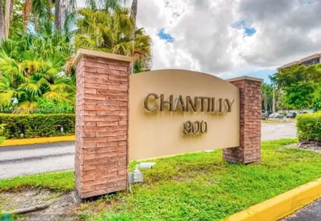 900 NE 195th Street 314, Miami, FL 33179 photo 2
